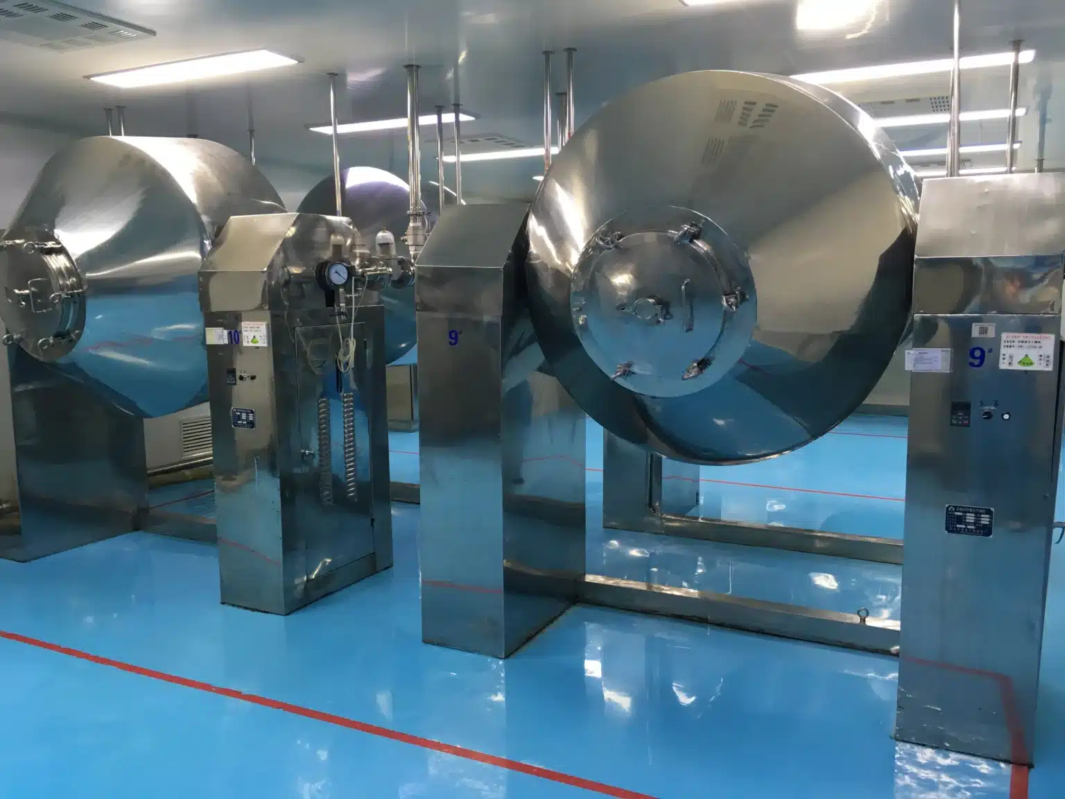 A Double Cone Rotary Vacuum Dryer for Low-Temperature Mixing and Drying