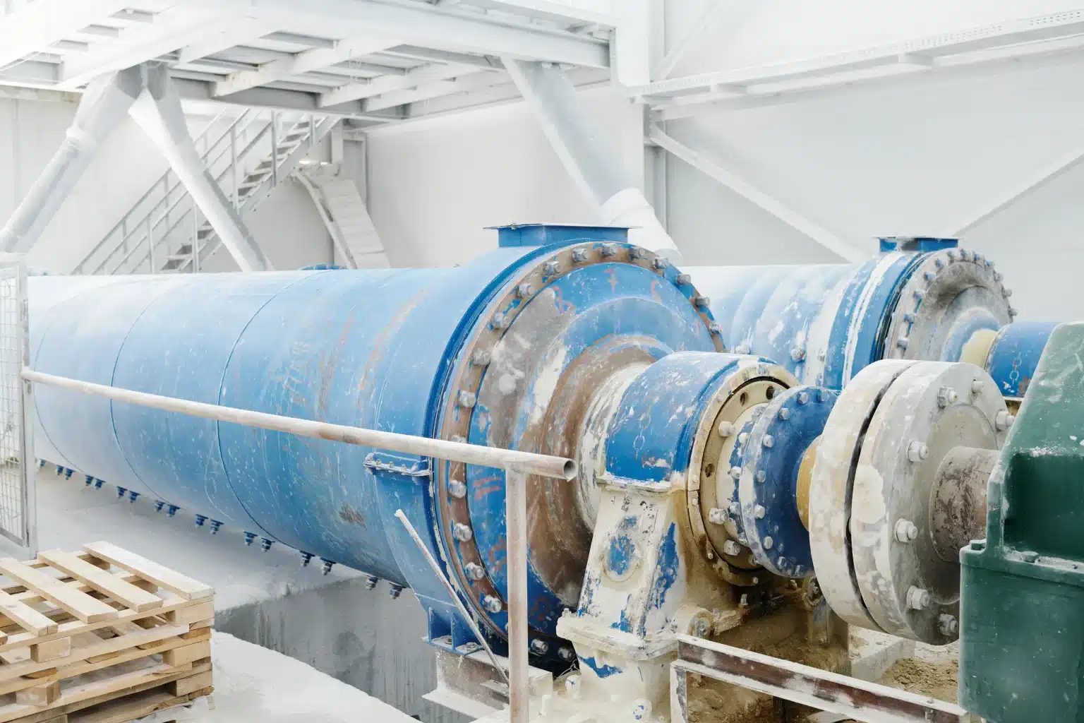 Installed rotary kiln for continuous drying and heat treatment