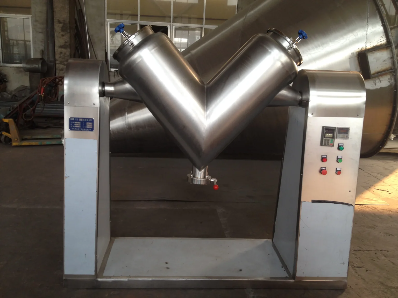 A V Blender for Gentle, Gravity-Driven Powder Mixing